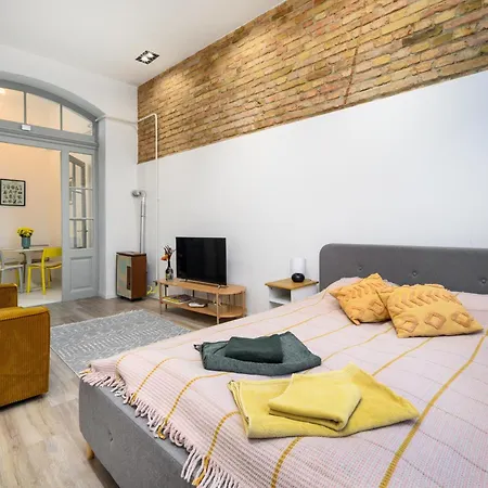 Downtown 2 Minutes From Opera House Apartamento