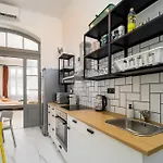 Downtown 2 Minutes From Opera House Apartmán *