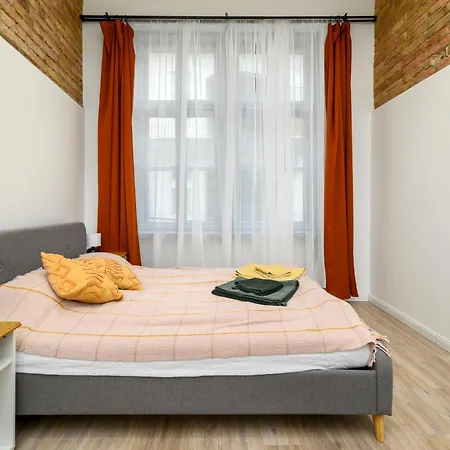 Downtown 2 Minutes From Opera House *